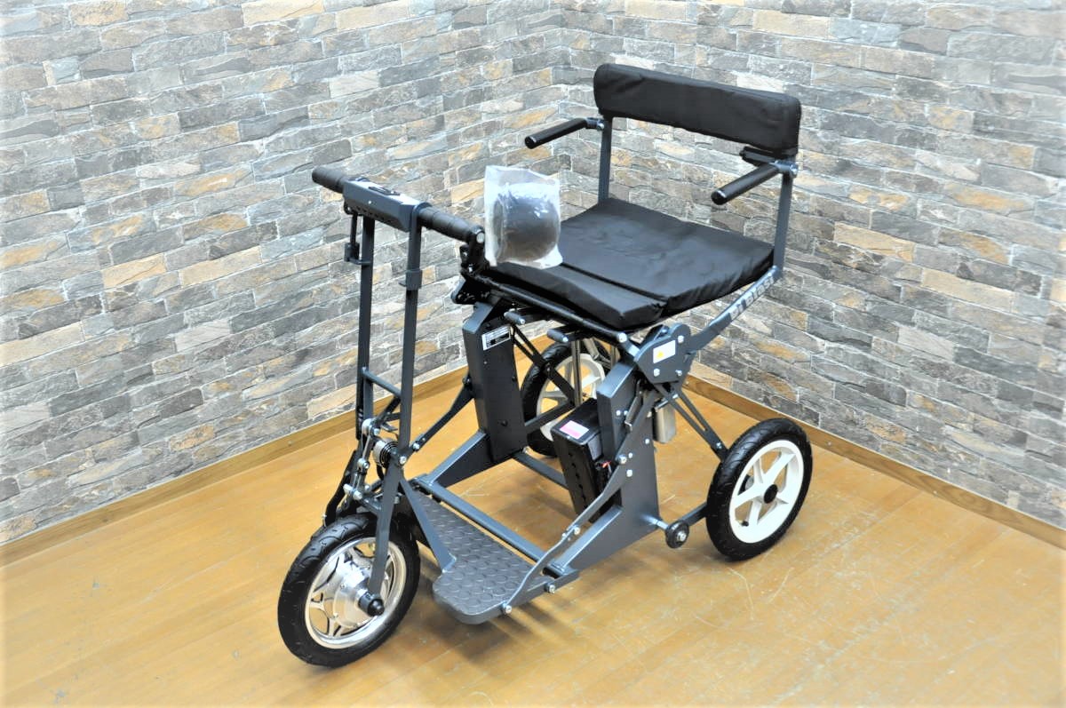 Di Blasi R30 自動折りたたみ式 電動3輪タウンカート 全自動 シニアカー 車椅子 未使用品を買い取りました！(^_-)-☆