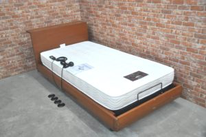 シモンズ マキシマ リクライニング 電動ベッド マットレス付 介護ベッド 寝室 寝具 睡眠を買い取りました リサイクルショップ福岡ユーザーズ