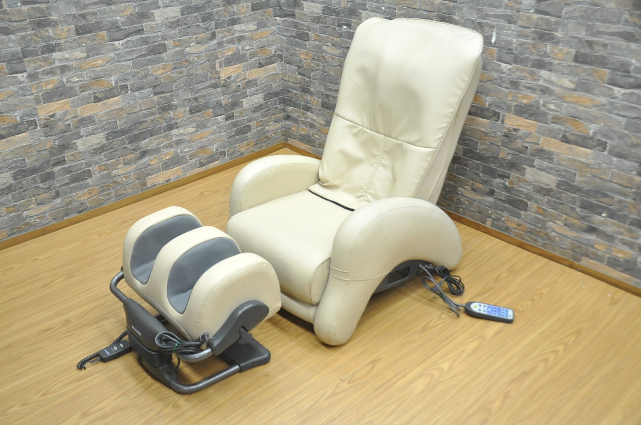 ダイトー マッサージチェア HTT726 オットマン HTT5201 家庭用 血行 疲労 全身 リラックスを買い取りました♪(^_)☆