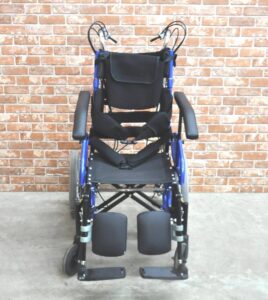 NISSIN 日進 車椅子 車いす 介護 介助 補助 折りたたみ式を買い取りました♪(^_-)-☆