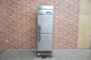 HOSHIZAKI ホシザキ 縦型冷凍冷蔵庫 HRF-63ZT-ED-TH 業務用2ドア フリーザー 冷凍ストッカーを買い取りました♪(^_-)-☆