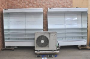 フクシマ 多段冷蔵ショーケース 2台連結 2018年製 CVK-64GUKO3LA 単相200V ACT-035VR2 三相200V 業務用を買い取りました♪(^_-)-☆