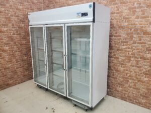 ダイワ リーチイン冷蔵ショーケース 611YAKP-EC 1333L 業務用 冷蔵庫を買い取りました♪