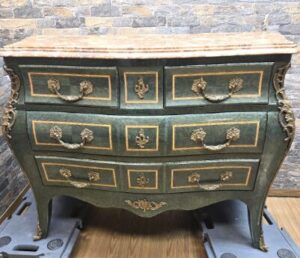 アンティーク家具 イタリア製 カブリオールレッグ チェスト W1200×D475×H870 引き出し 収納を買い取りました♪