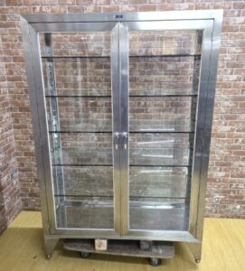 アトム ステンレス ドクターキャビネット ガラスショーケース 収納棚 飾り棚 鍵なしを買い取りました♪